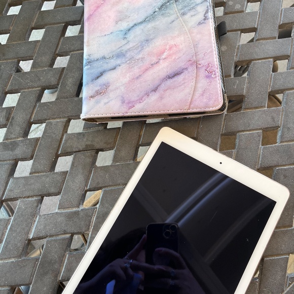 IPad Air Genaration 2 - Picture 2 of 3